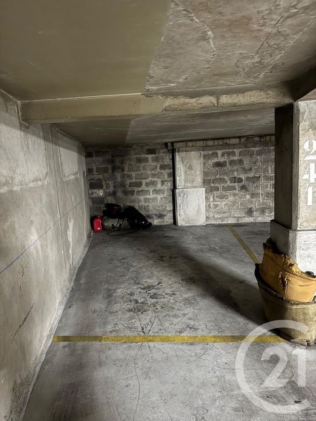 Afficher la photo en grand parking à vendre - 14.74 m2 - PARIS - 75015 - ILE-DE-FRANCE - Century 21 Immoside Lecourbe Vaugirard