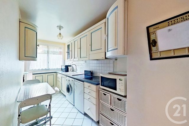 Appartement F1 bis à louer - 2 pièces - 45.05 m2 - PARIS - 75011 - ILE-DE-FRANCE - Century 21 Immoside Lecourbe Vaugirard