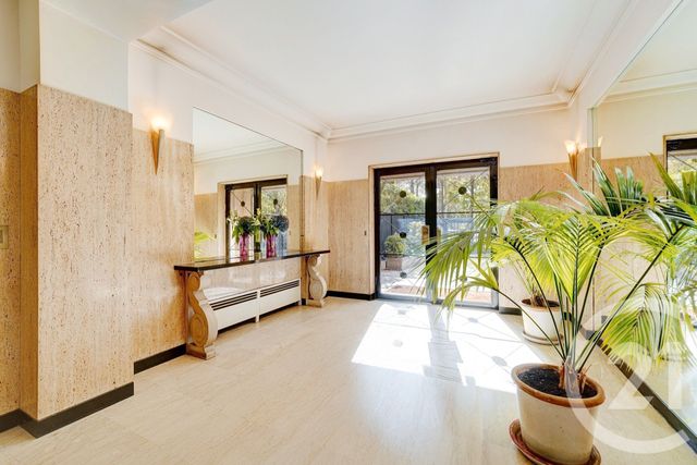 Afficher la photo en grand Appartement Chambre à vendre - 1 pièce - 10.17 m2 - NEUILLY SUR SEINE - 92 - ILE-DE-FRANCE - Century 21 Immoside Lecourbe Vaugirard