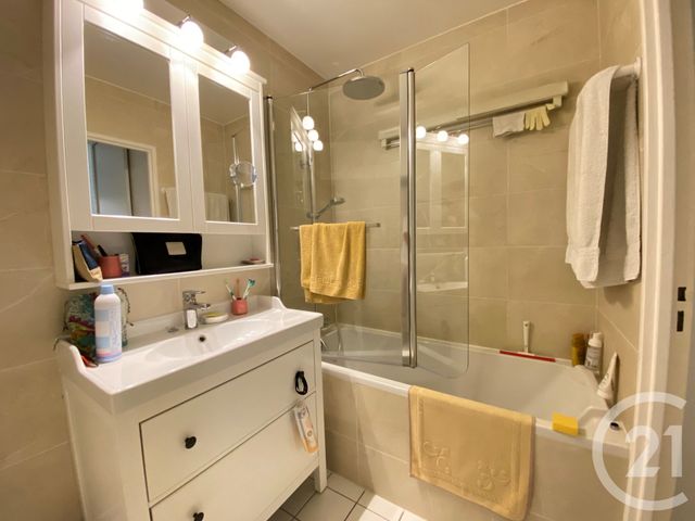 Appartement à louer - 2 pièces - 49.73 m2 - PARIS - 75015 - ILE-DE-FRANCE - Century 21 Immoside Lecourbe Vaugirard