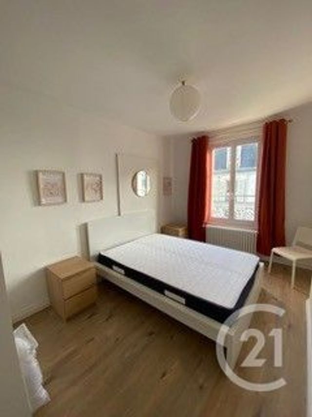 Appartement F2 à louer - 2 pièces - 38.4 m2 - PARIS - 75018 - ILE-DE-FRANCE - Century 21 Immoside Lecourbe Vaugirard