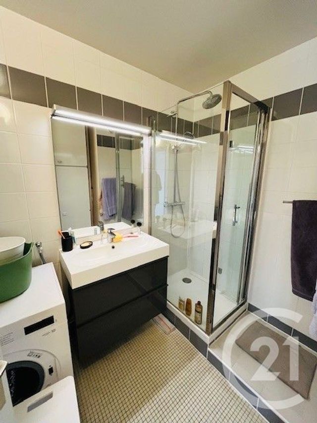 Appartement à louer - 3 pièces - 64.38 m2 - PARIS - 75013 - ILE-DE-FRANCE - Century 21 Immoside Lecourbe Vaugirard