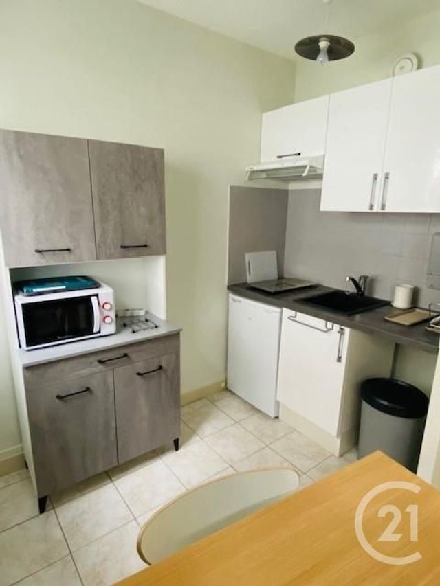 Appartement F1 à louer - 1 pièce - 28.0 m2 - PARIS - 75015 - ILE-DE-FRANCE - Century 21 Immoside Lecourbe Vaugirard