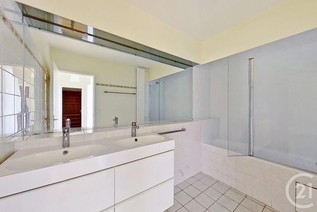 Appartement F3 à louer - 3 pièces - 75.55 m2 - PARIS - 75015 - ILE-DE-FRANCE - Century 21 Immoside Lecourbe Vaugirard