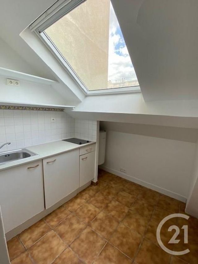 Appartement F1 à louer - 2 pièces - 31.1 m2 - PARIS - 75015 - ILE-DE-FRANCE - Century 21 Immoside Lecourbe Vaugirard