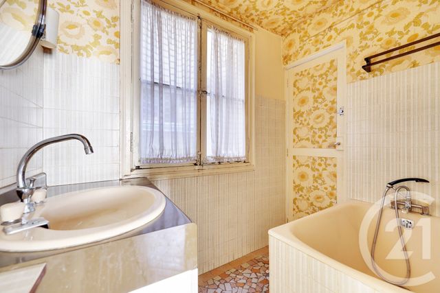 Appartement F4 à vendre - 4 pièces - 78.88 m2 - PARIS - 75009 - ILE-DE-FRANCE - Century 21 Immoside Lecourbe Vaugirard