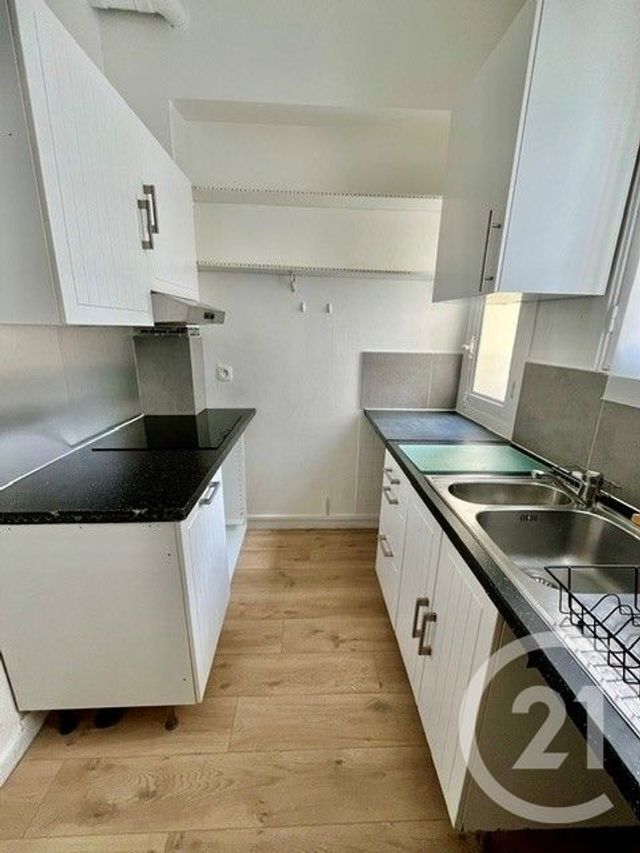 Appartement à louer - 3 pièces - 74.21 m2 - PARIS - 75015 - ILE-DE-FRANCE - Century 21 Immoside Lecourbe Vaugirard