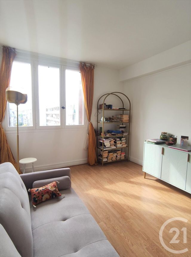 Appartement F2 à louer - 2 pièces - 40.8 m2 - PARIS - 75015 - ILE-DE-FRANCE - Century 21 Immoside Lecourbe Vaugirard