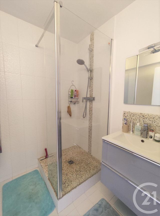 Appartement F2 à louer - 2 pièces - 40.8 m2 - PARIS - 75015 - ILE-DE-FRANCE - Century 21 Immoside Lecourbe Vaugirard