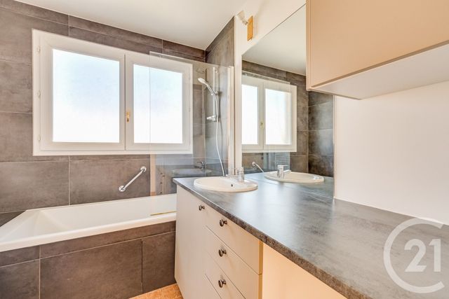 Appartement F4 à louer - 4 pièces - 88.0 m2 - MONTROUGE - 92 - ILE-DE-FRANCE - Century 21 Immoside Lecourbe Vaugirard