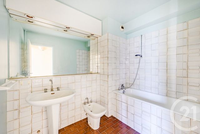 Appartement T2 à vendre - 2 pièces - 47.53 m2 - PARIS - 75015 - ILE-DE-FRANCE - Century 21 Immoside Lecourbe Vaugirard