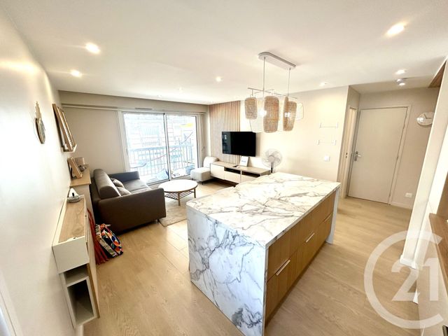 Appartement à louer - 2 pièces - 40.64 m2 - PARIS - 75015 - ILE-DE-FRANCE - Century 21 Immoside Lecourbe Vaugirard