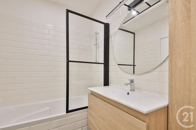 Appartement F2 à vendre - 2 pièces - 70.48 m2 - PARIS - 75015 - ILE-DE-FRANCE - Century 21 Immoside Lecourbe Vaugirard