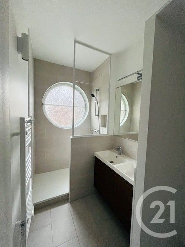Appartement F3 à louer - 3 pièces - 71.71 m2 - PARIS - 75014 - ILE-DE-FRANCE - Century 21 Immoside Lecourbe Vaugirard